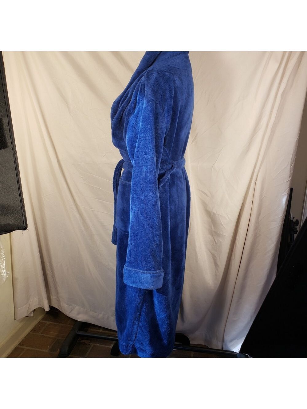 NY Threads Plush Blue Robe - Picture 2 of 4